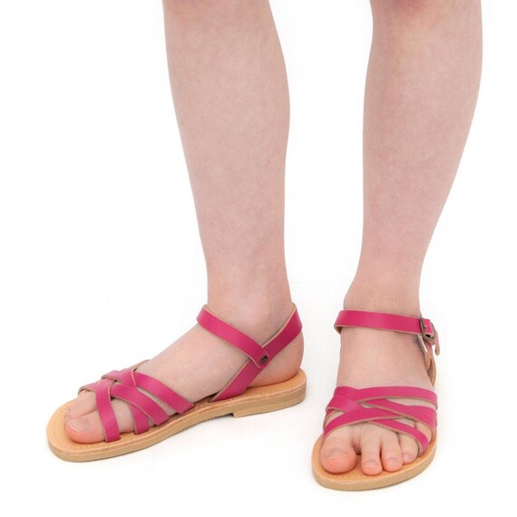 Sandalias trenzadas para niña en piel de fucsia con - España