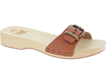 Handmade men's wooden clog sandals with adjustable tan leather band | The Italian Clog