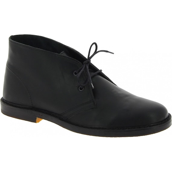 Men's Black leather chukka boots handmade in Italy | L'artigiano Florence Men's Black leather chukka boots handmade in Italy | L'artigiano Florence