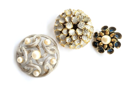 Vintage Mid-Century Ladies Trio of Pins/Brooches - image 1