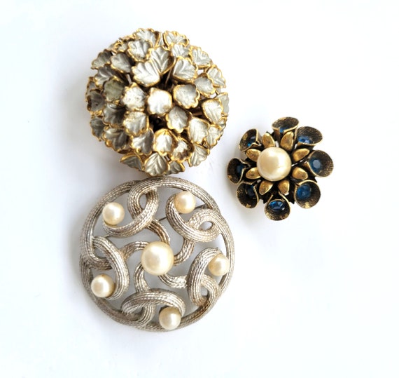 Vintage Mid-Century Ladies Trio of Pins/Brooches - image 4