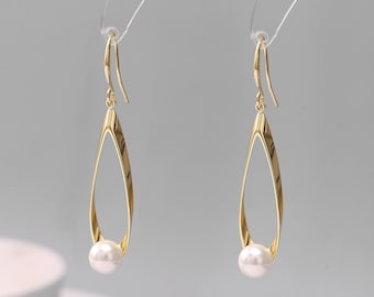 Elegant Pearl Gold Drop Earrings