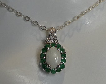 Feiner Silber echter Opal, Smaragd & Diamant Anhänger an Silber Kette