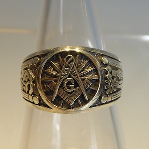 Fine Solid Silver Masonic Ring