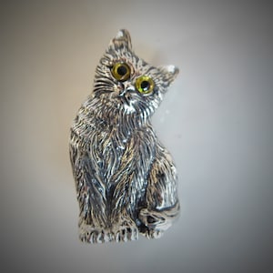 A Cute Solid Silver Cat Brooch