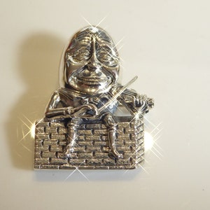 Solid Silver Nursery Rhyme Humpty Dumpty Brooch