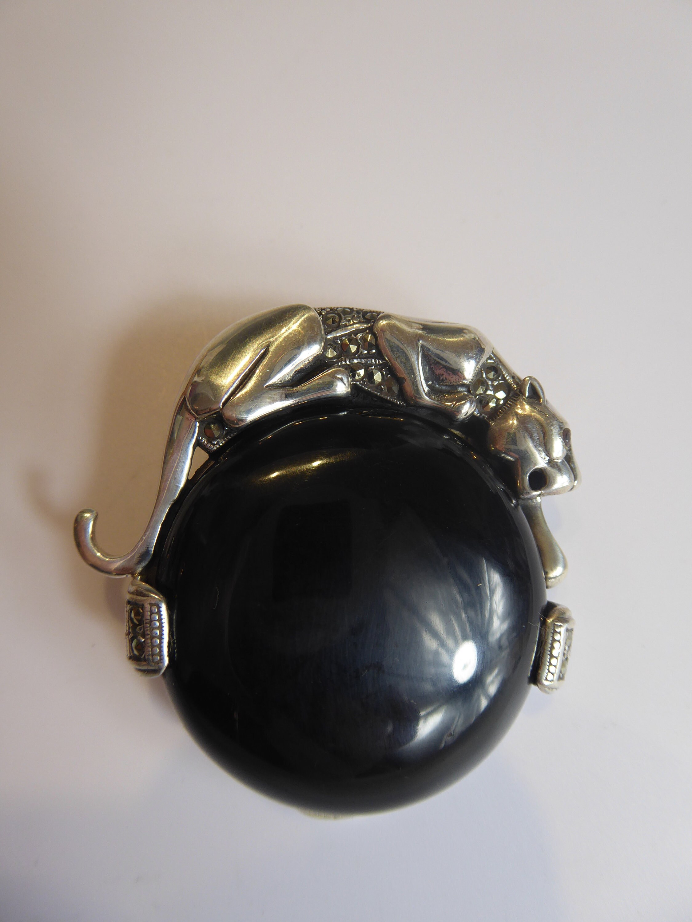 Broche Vintage Tortue En Métal Argenté Texturé Avec Pierre D'onyx - Très Bel état