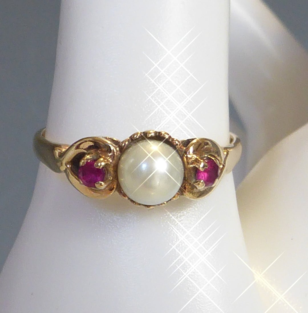Vintage 9ct Solid Gold Ruby & Pearl Ring - Etsy