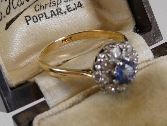 Fine Vintage 18ct Solid Gold Sapphire & Diamond Cluster Ring