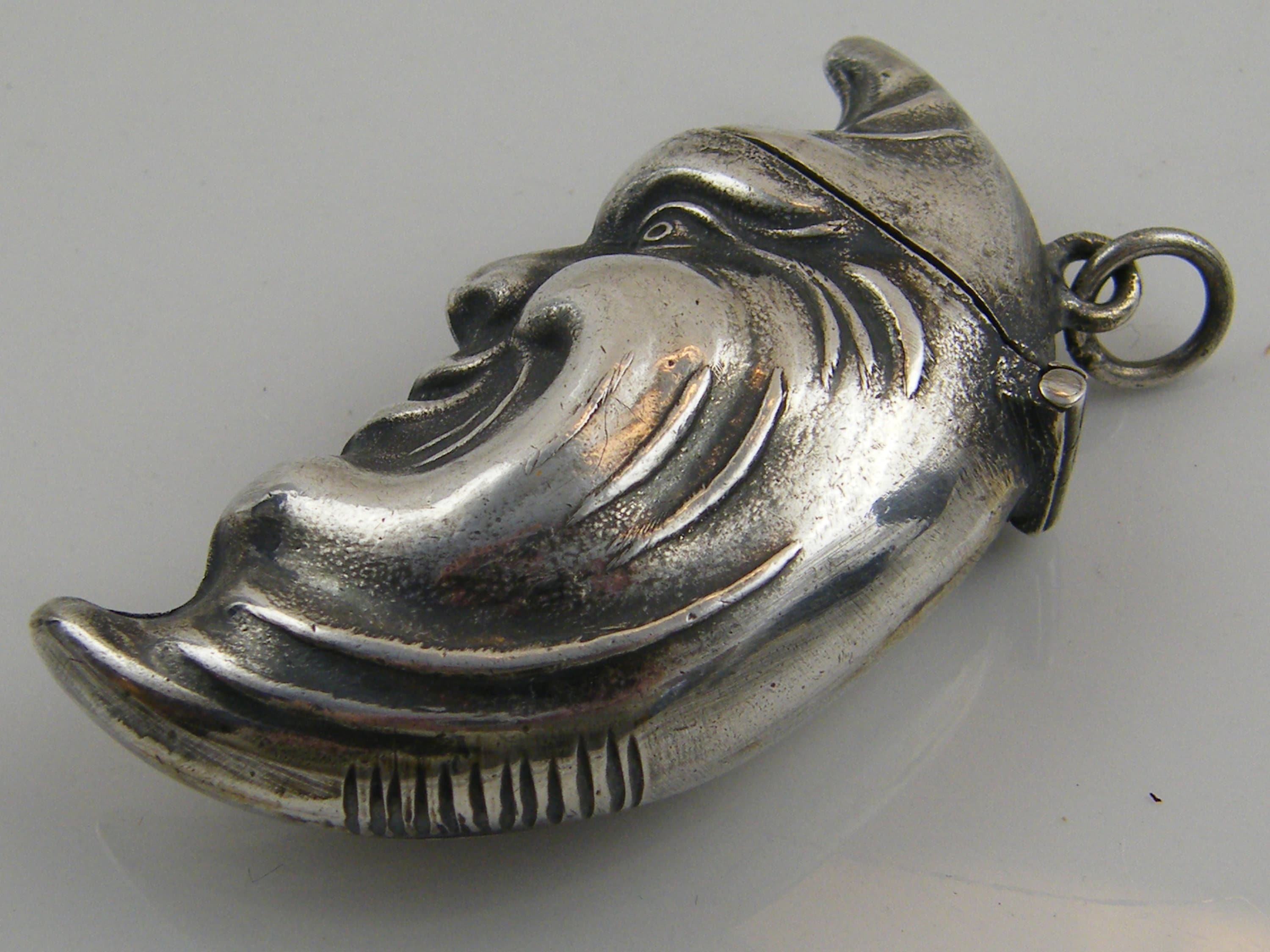 【ひろ】GLAD HAND & Co. SILVER VESTA CASE Antique Silver Vesta Case with a Heart c1909 - Home Decor