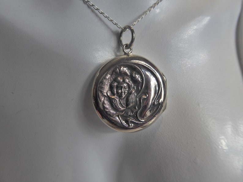 Médaillon Style Art Nouveau en Argent sur Chaîne Argent image 8