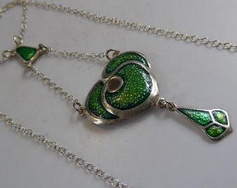Halsband i fint silver i jugendstil med emalj