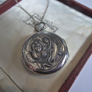 Médaillon Style Art Nouveau en Argent sur Chaîne Argent image 4