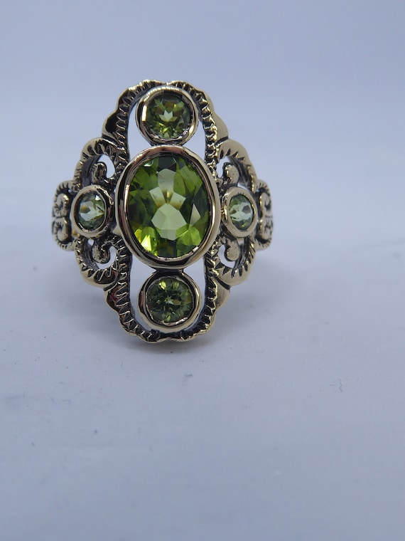 9CT Gold Peridot Victorian Style Ring Etsy