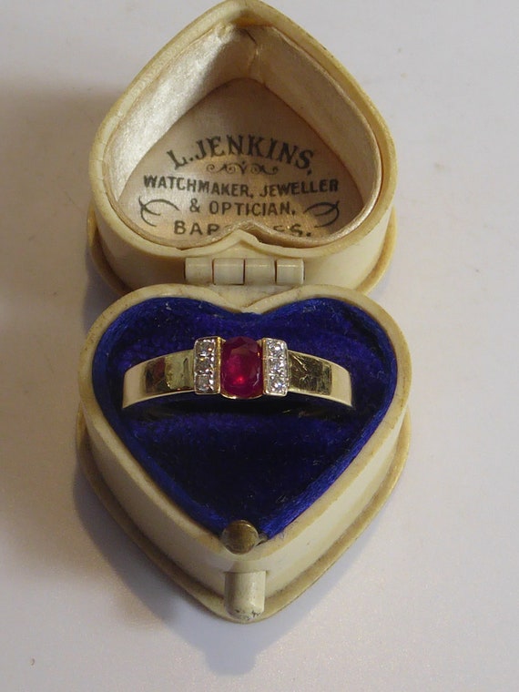 Fine 18ct Solid Gold Ruby & Diamond Ring - image 3