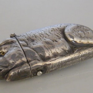 Novelty Sterling Silver Lying Hog/Pig Vesta Match Strike case