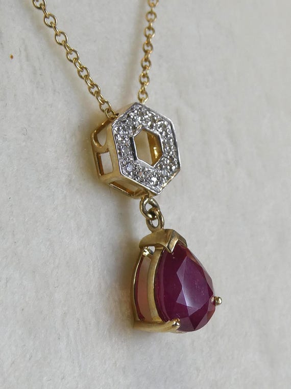 Fine 9ct Solid Gold Ruby & Diamond Pear shape Pen… - image 2