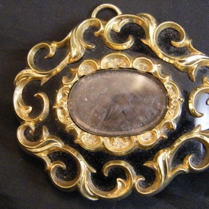 VICTORIAN ANTIQUE Black Enamel Momento Mori Mourning Brooch