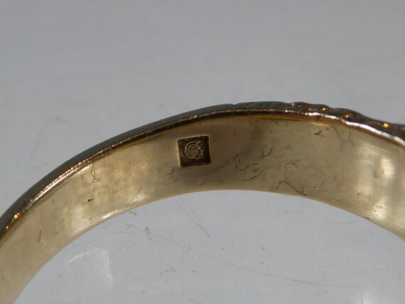 9ct Solid  Gold Buckle Ring - image 9