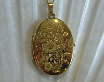 Bonito medallón de oro macizo de 9 quilates con cadena de oro de 9 quilates