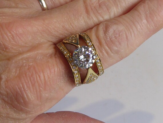 Stunning Impressive Solid 9ct Gold Solitaire Set … - image 7