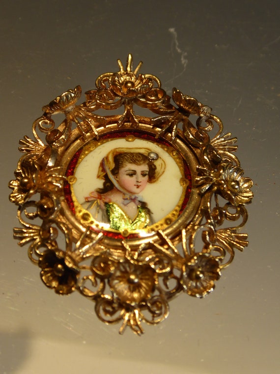 Antique 9k Gold Enamel Portrait Pendant
