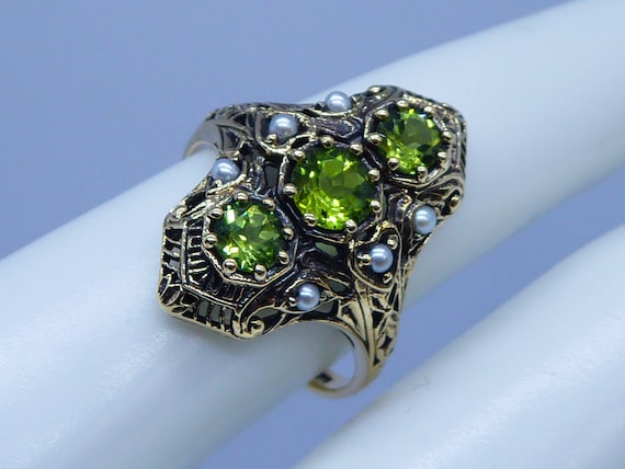 Peridot and pearl ring deals
