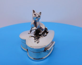 Solid Silver heart shape Pill /keepsake Box with Seated Cat