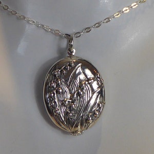 Pretty Solid Silver French Style Lilly of The Valley Locket