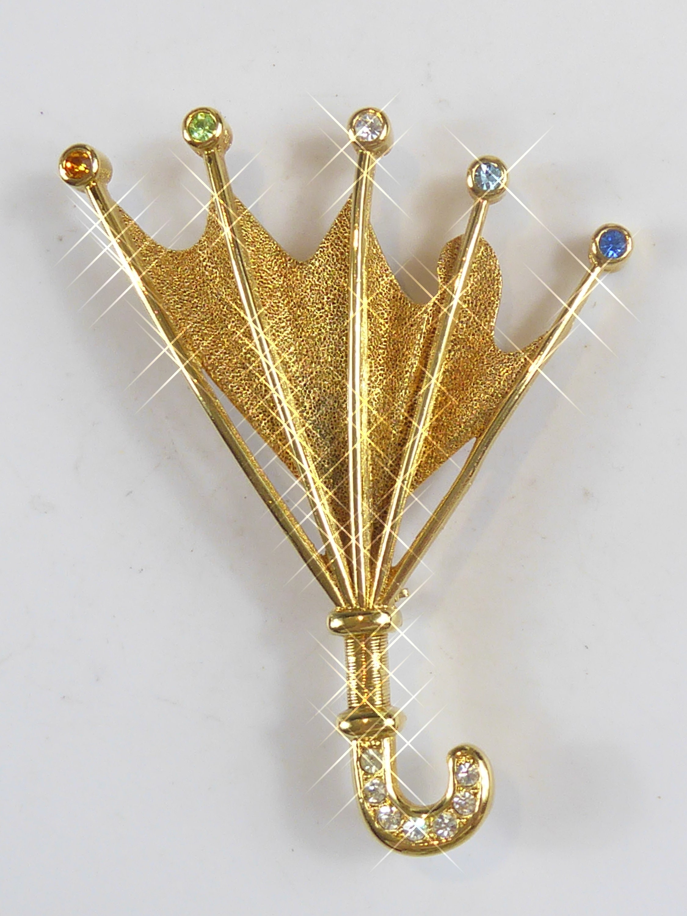 Broche Vintage Parapluie En Or Avec Émail De Couleur - Bijou Ancien Modèle 4158