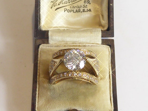 Stunning Impressive Solid 9ct Gold Solitaire Set … - image 3