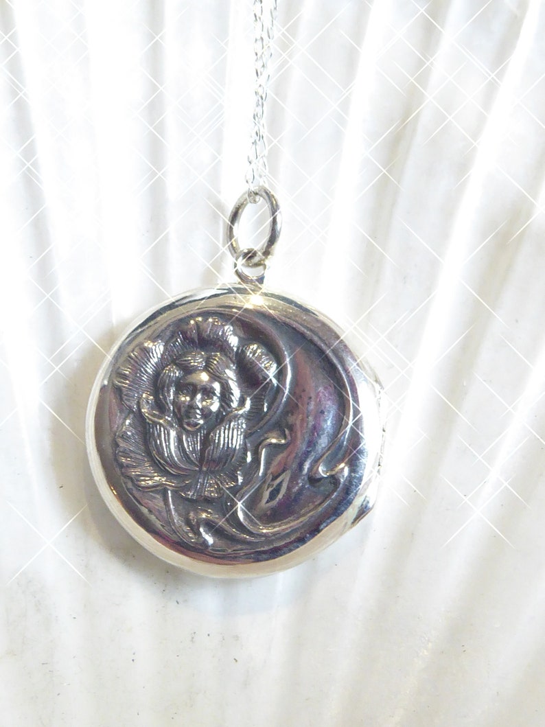 SILVER ART NOUVEAU LOCKET