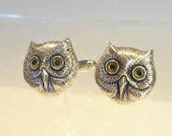 Gemelos de la cara del búho plateado