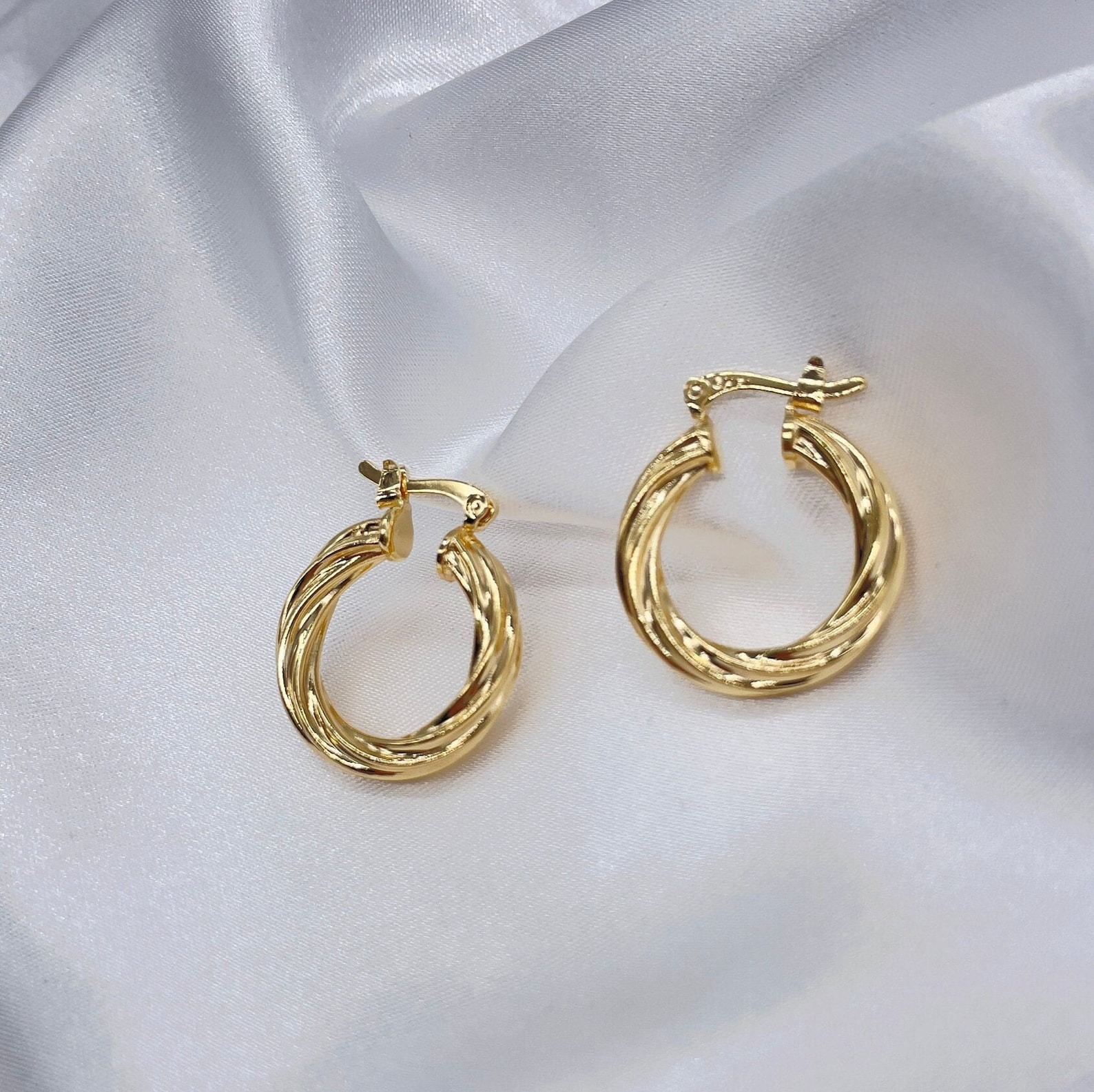 Small Gold Ridged Hoops Twisted Hoop Earrings 18K Gold | Etsy