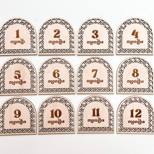 Jalons mensuels, La première année de bébé, Cartes d'étape en bois, Découpes au laser, Baby Shower, Photos de bébé, Accessoires photo, Rotin