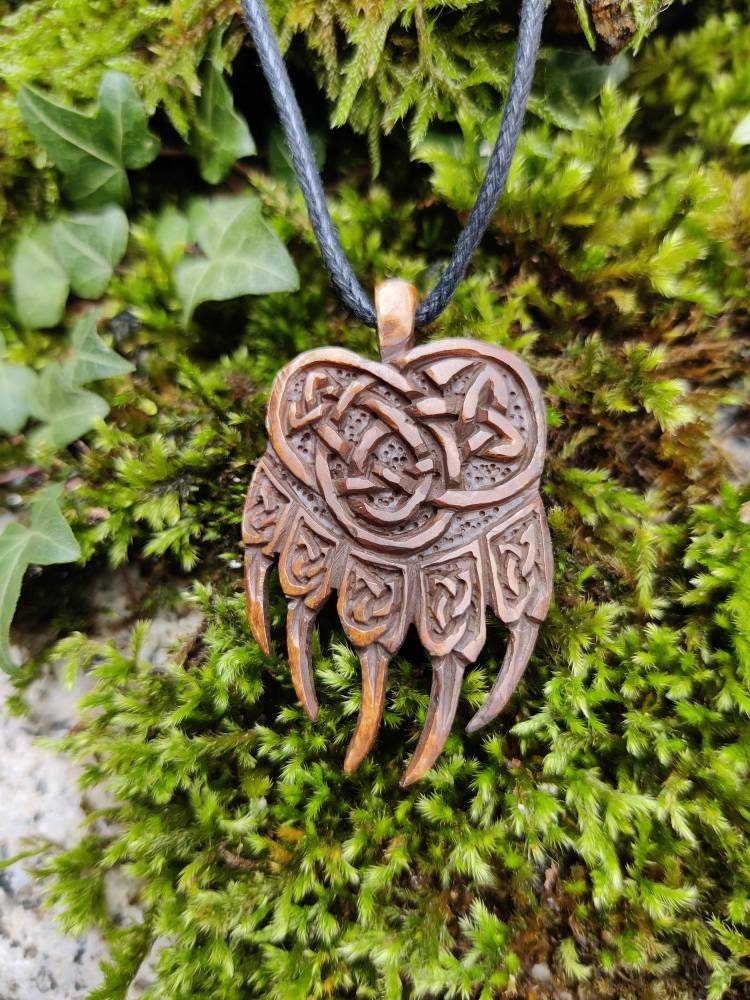Brown Bone Bear Claw Pendant, Celtic Knotwork, Handcarved - Etsy Brown Bone Bear Claw Pendant, Celtic Knotwork, Handcarved - Etsy