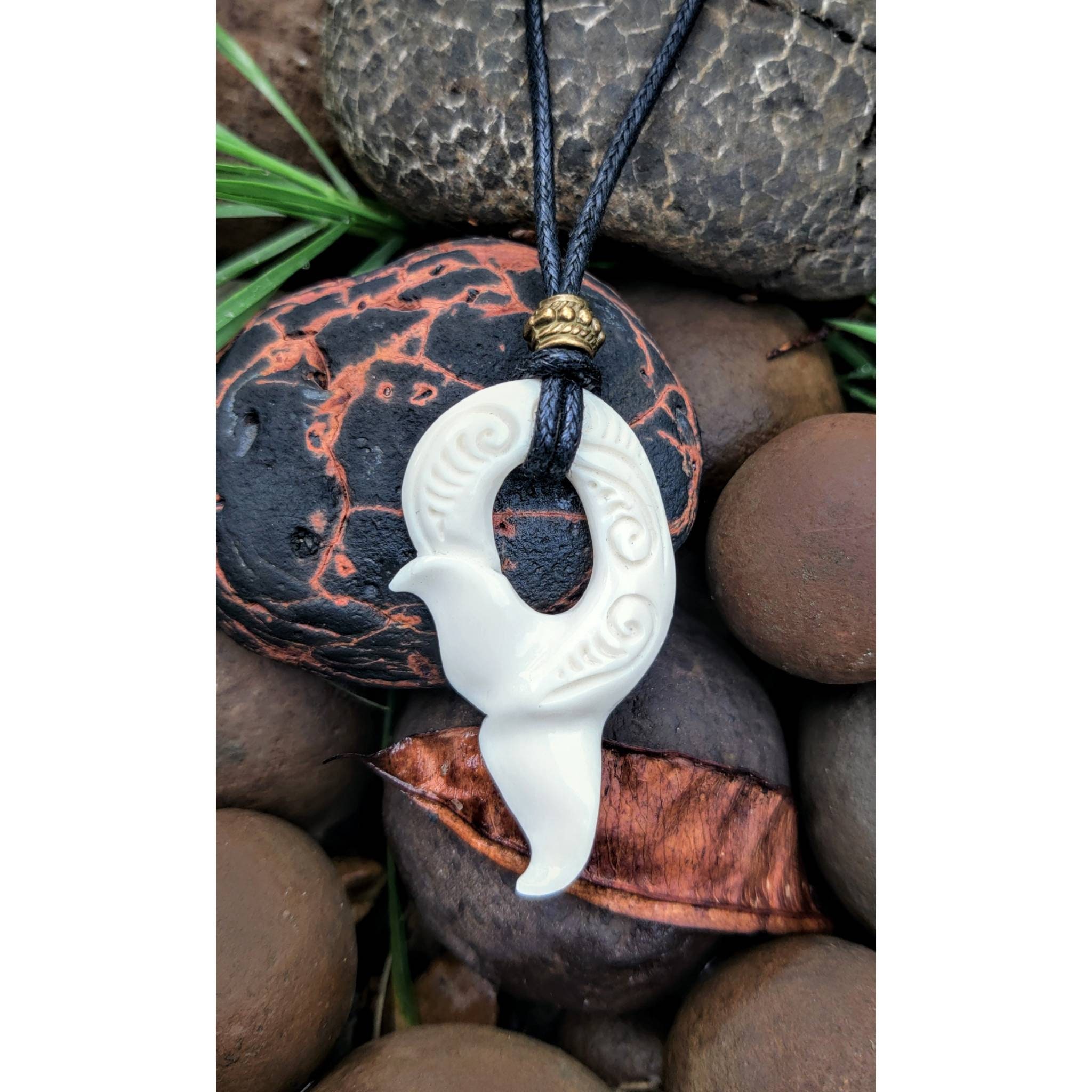 Hawaiian Jewelry Maori Hei Matau New Zealand Fish Hook Bone Necklace  35006-2 | eBay