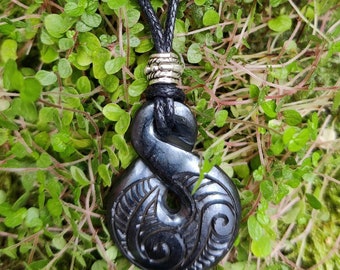 Bone Double Twist Pendant, Maori Style Pikorua, Hand Carved