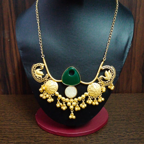 Necklace for western best sale dress