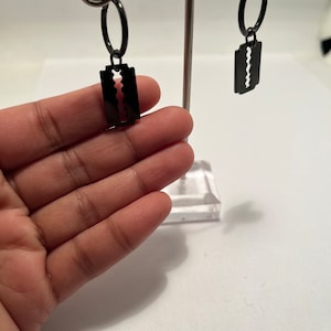 Stainless Steel Black Razor Blade Earrings, unisexual