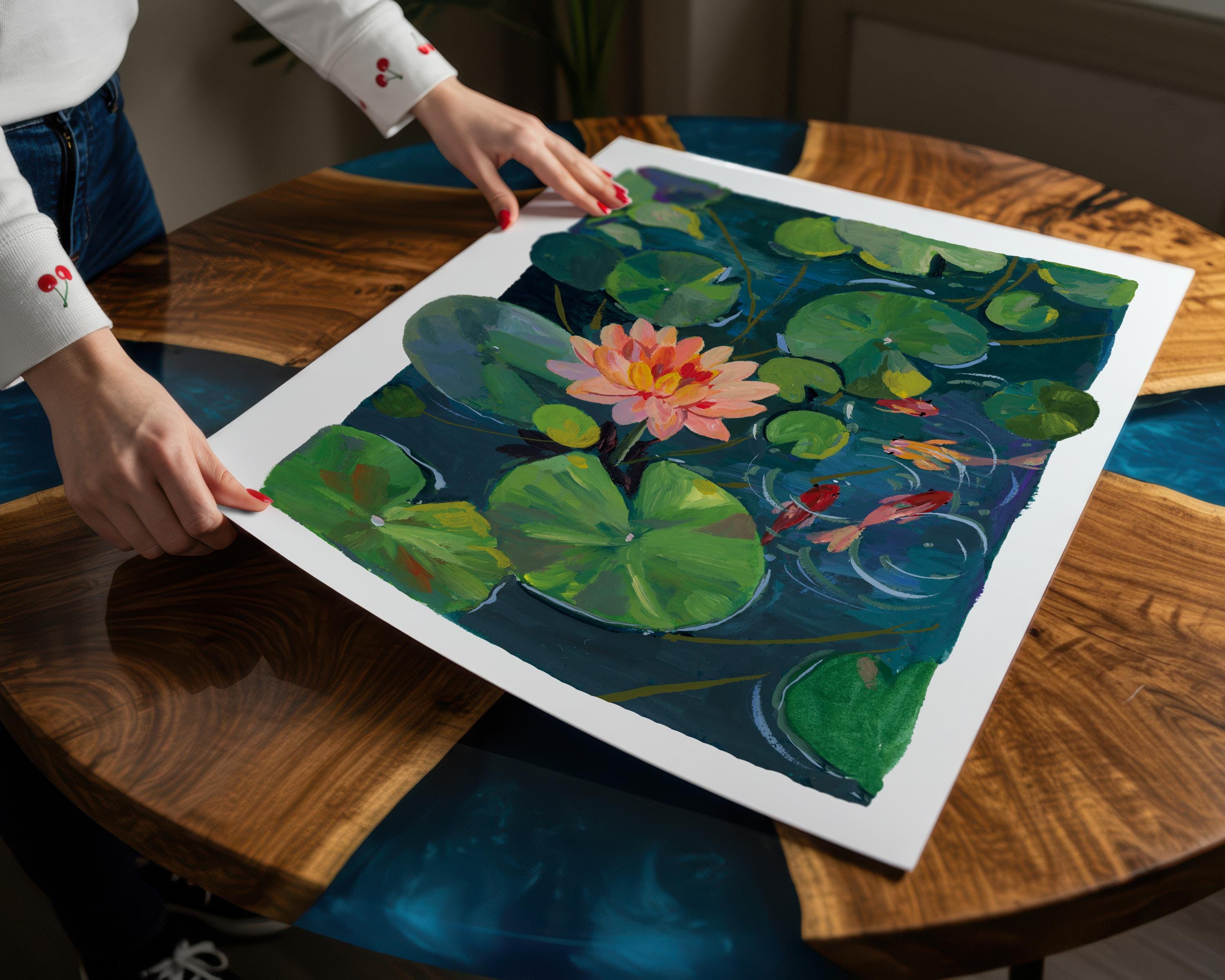 蓮池のアートプリント：グワッシュで描かれた鯉のイラスト、心を