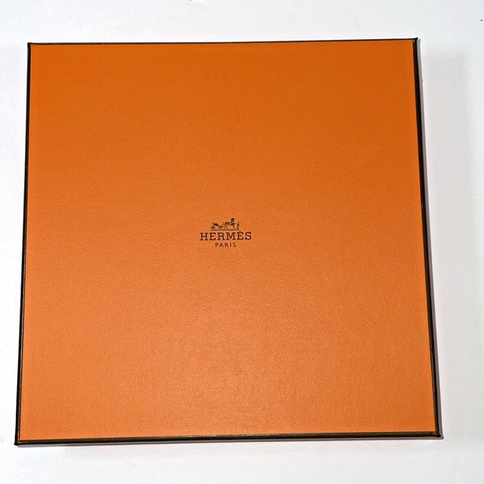 HERMES ヘルメス 34x38x15 空箱 HERMES ヘルメス 34x38x15 空箱 ブランド HERMES エルメス 空き箱（空