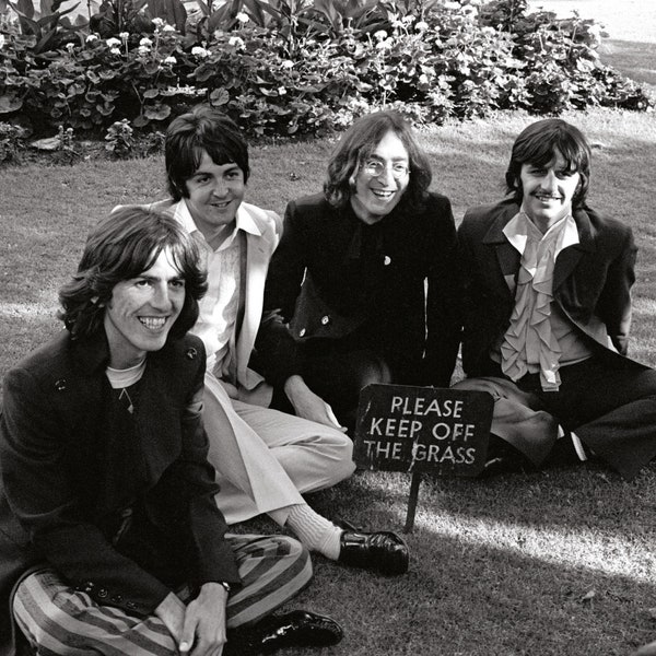 The Beatles Sitting On The Lawn Photo, Beatles Photo John Lennon, Paul Mccartney, John Paul George Ringo Print Celebrity Photograph 9934