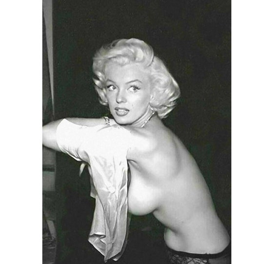Sexy Marilyn Monroe Busty Nude Bare Naked Big Boobs Blonde