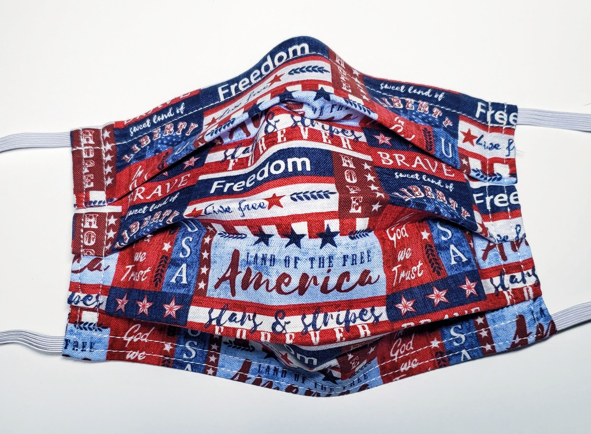 Masque facial réglable réutilisable Land of Liberty avec compartiment filtrant et fil de pincement du nez