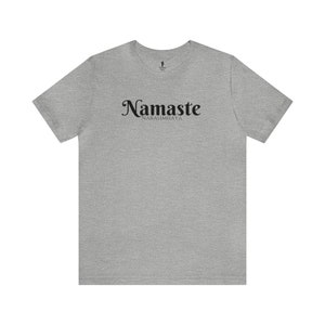 Namaste Narasimhaya Unisex Jersey Kurzarm T-Shirt | Hase Krishna | Devotionalie Kleidung | Spritual | Krishna Tees