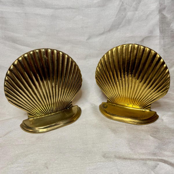 Vintage Brass Seashell Bookends, Pair of Scallop Shell Bookends, Nautical Brass Shelf Decor, Coastal Beach House Library Decor