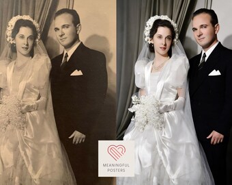 Puede incluir: Retrato de boda vintage en color y blanco y negro. La novia lleva un vestido de satén blanco, velo y tocado floral, sosteniendo un ramo. El novio viste un traje negro con pañuelo blanco.