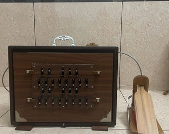 Handmade Wood Shruti Box: 26 Key Two Octave Instrument with Bag