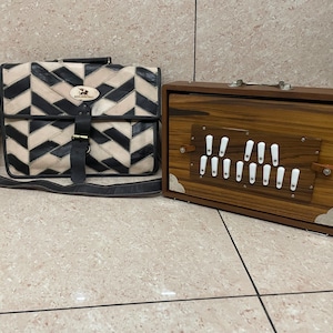 Wood Shruti Box Musical Box High Quality HandCrafted Instrument Surpeti Meditation Shrutibox 440hz Male Shrutibox Special Shruti Box 13 Keys